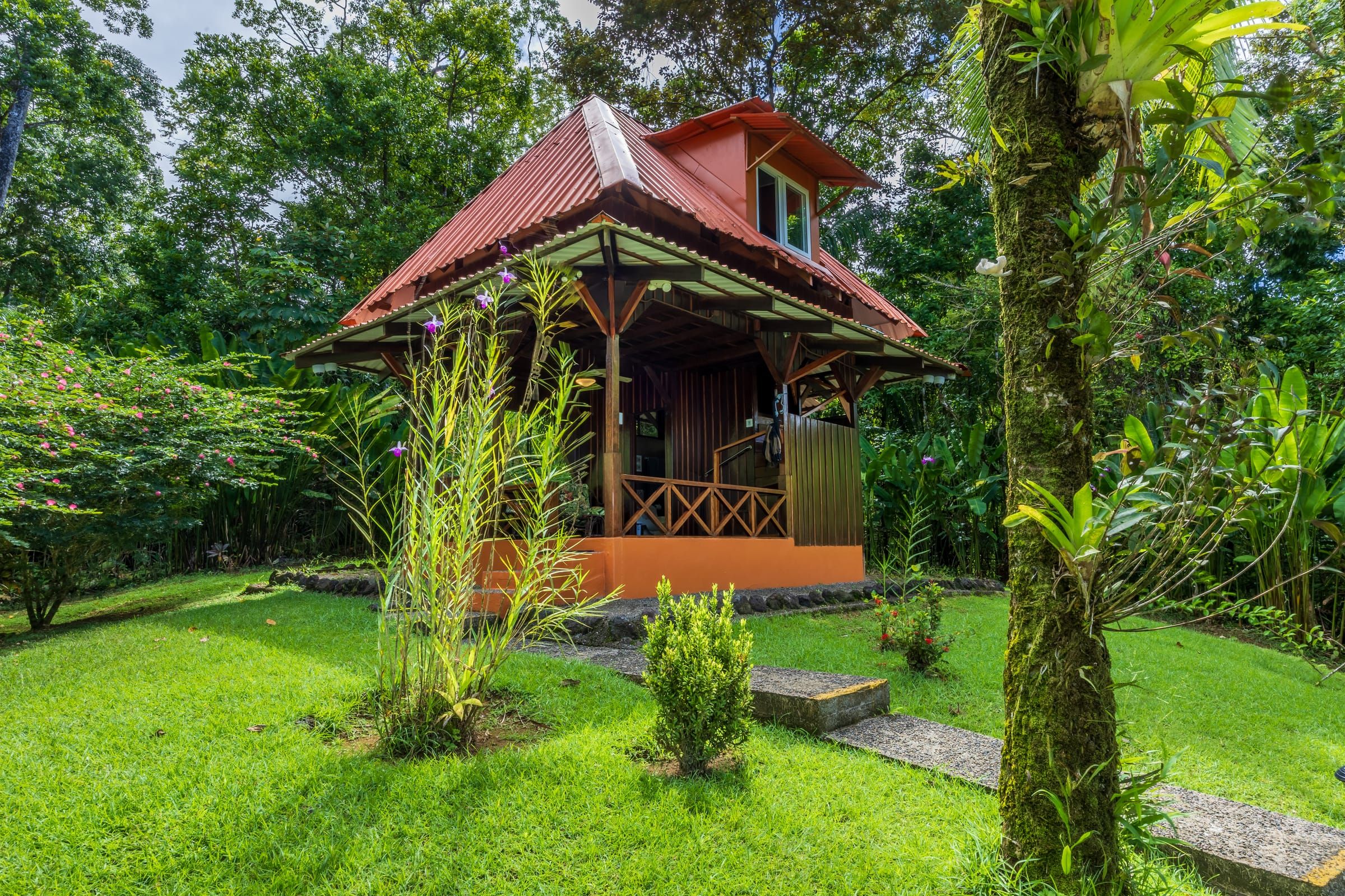 Honeymoon Suite: exterior