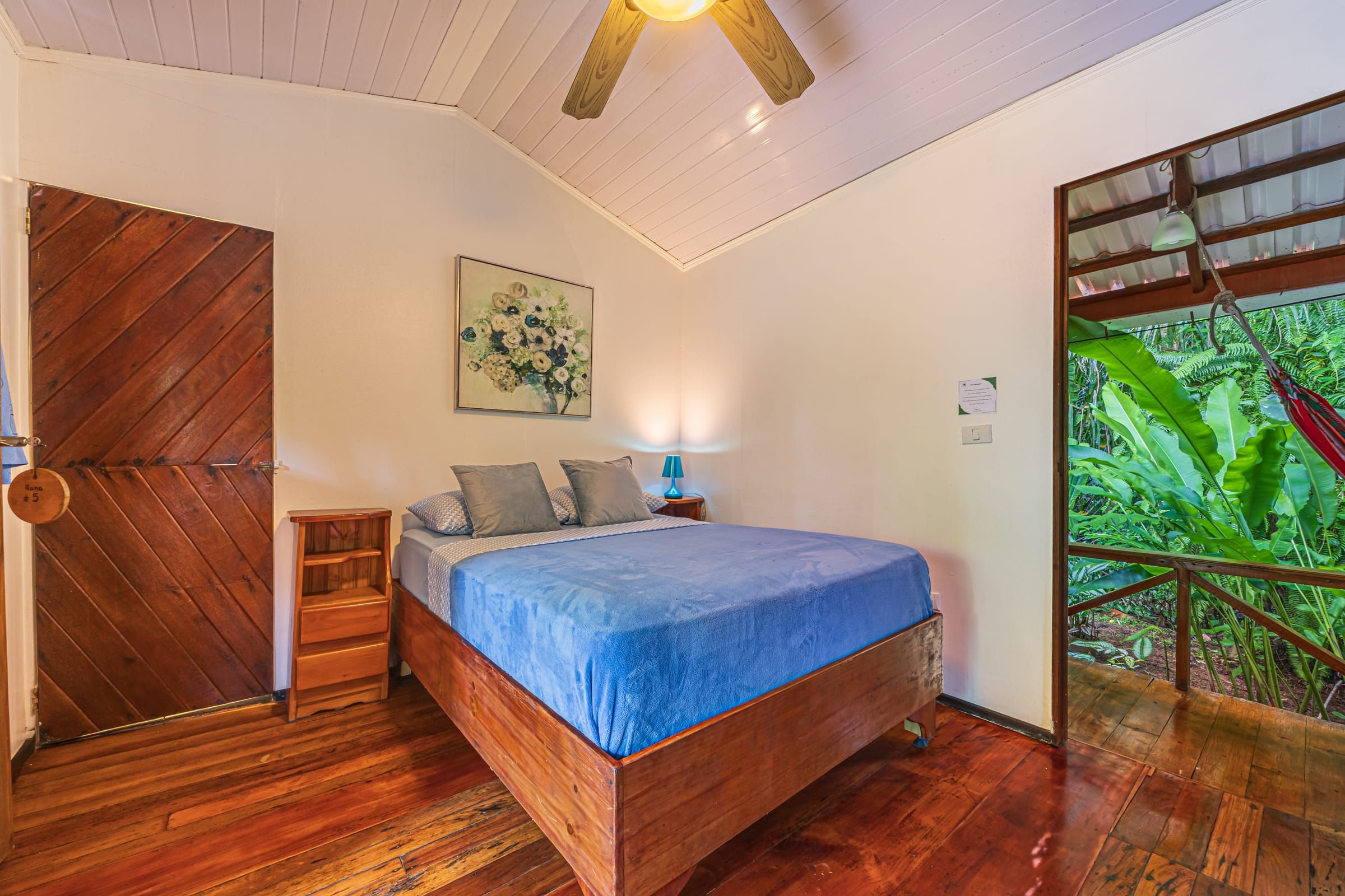Rana Room: bedroom