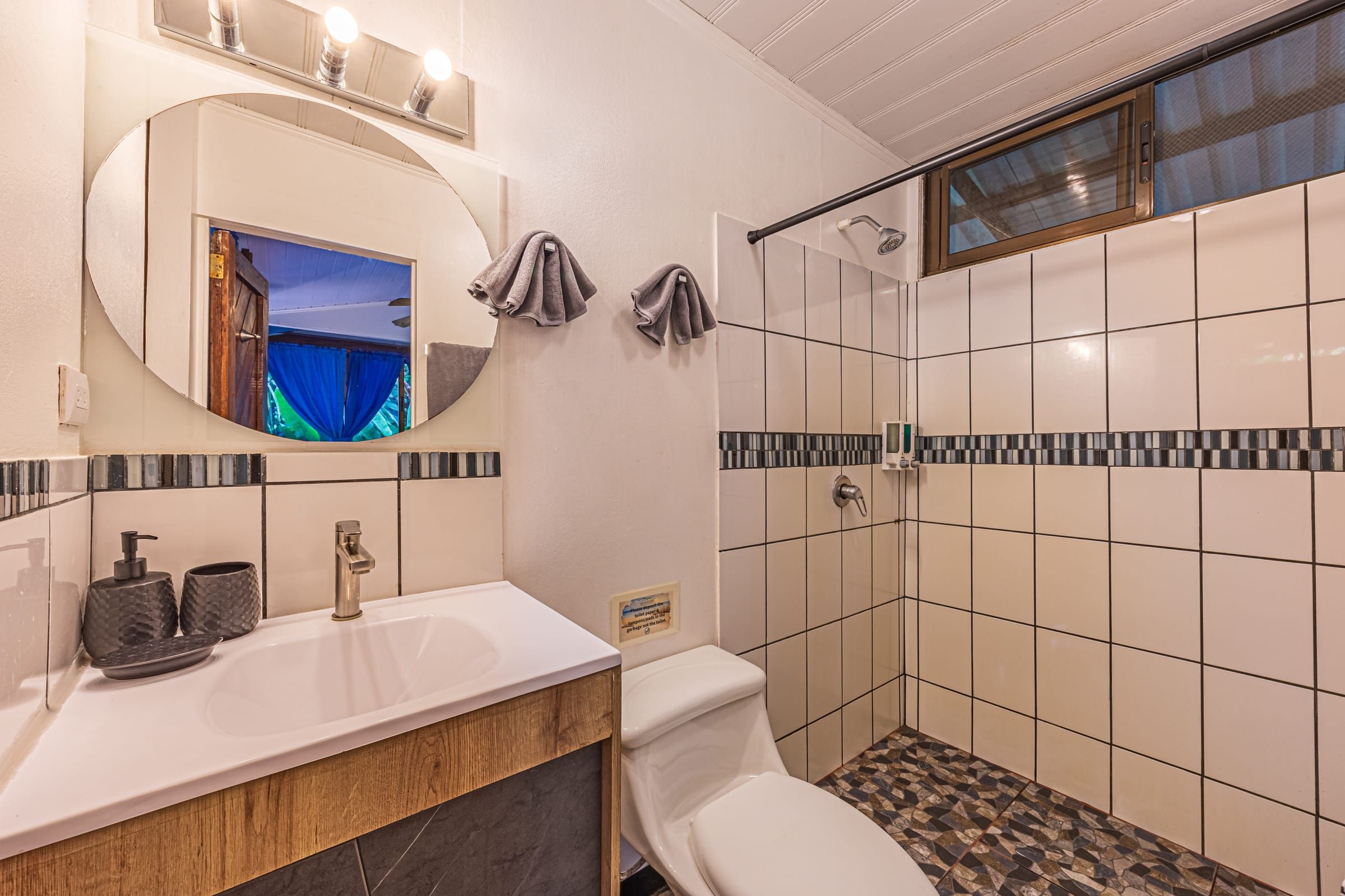 Zimmer Rana: Badezimmer